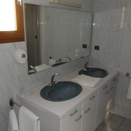 Le Clos Du Loup Hotel 3*