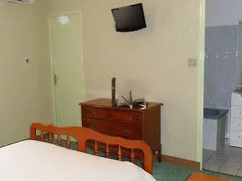 Hotell Le Clos Du Loup Rouffire